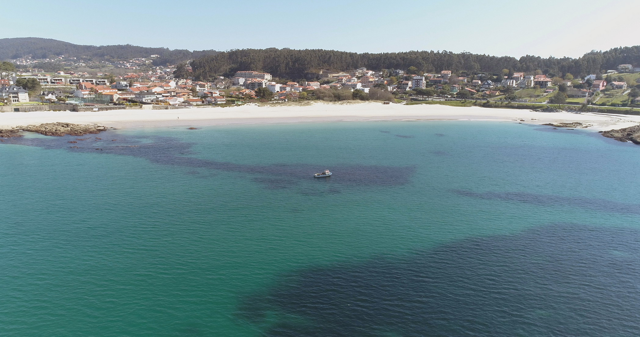 OS CONTROIS SANITARIOS EN 20 PRAIAS DE SANXENXO CONFIRMAN A EXCELENCIA DAS SÚAS AUGAS ESTE VERÁN 