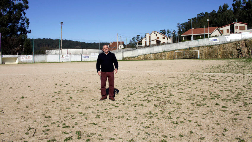 O Concello fará unha completa remodelación do campo de fútbol de Dorrón e xestiona cos propietarios as cesións para  crear a ruta de sendeirismo do río