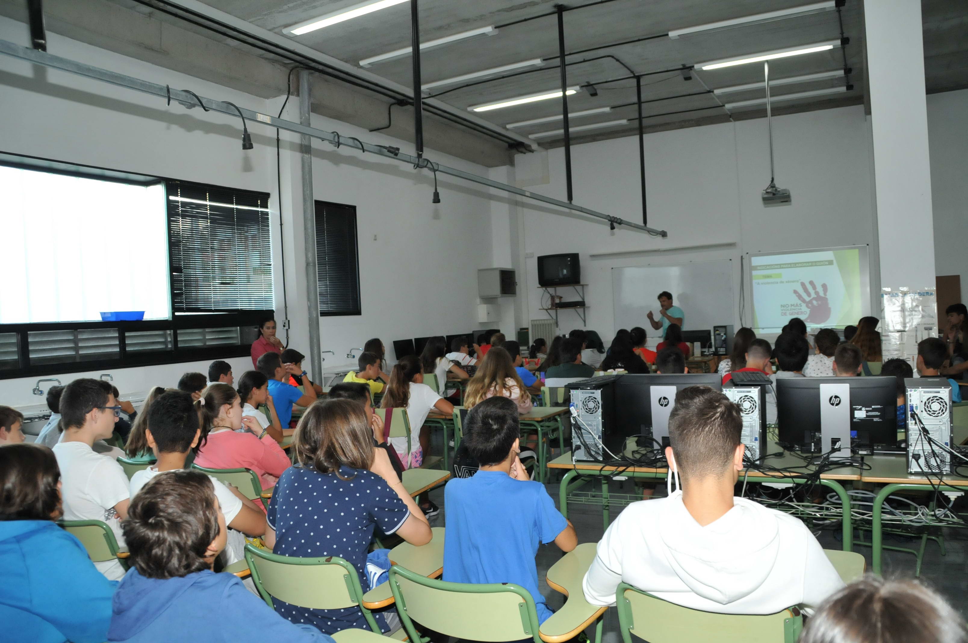Comezou o taller de sensibilización e conciencia contra a violencia de xénero