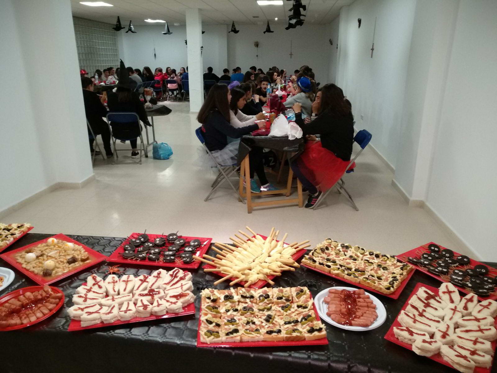 Noite de terror solidaria en la biblioteca de Sanxenxo