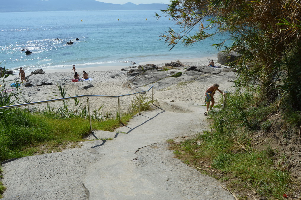 O CONCELLO RENOVARÁ OU DOTARÁ DE PASARELAS AS PRAIAS DE AGRA, AREAS, SILGAR, CANELAS E MONTALVO