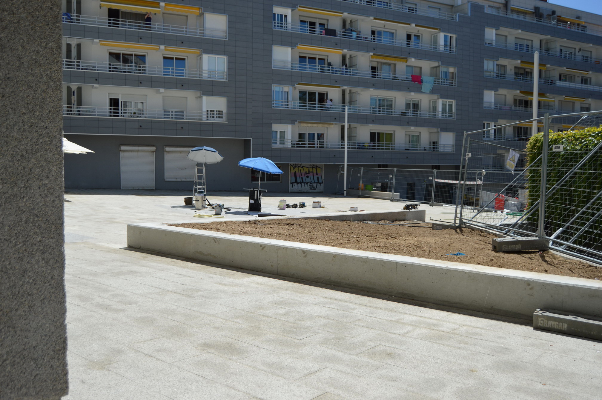 AS OBRAS DE HUMANIZACIÓN DA PRAZA DO PAZO PÁRANSE DESDE ESTE VENRES ATA O 1 DE SETEMBRO