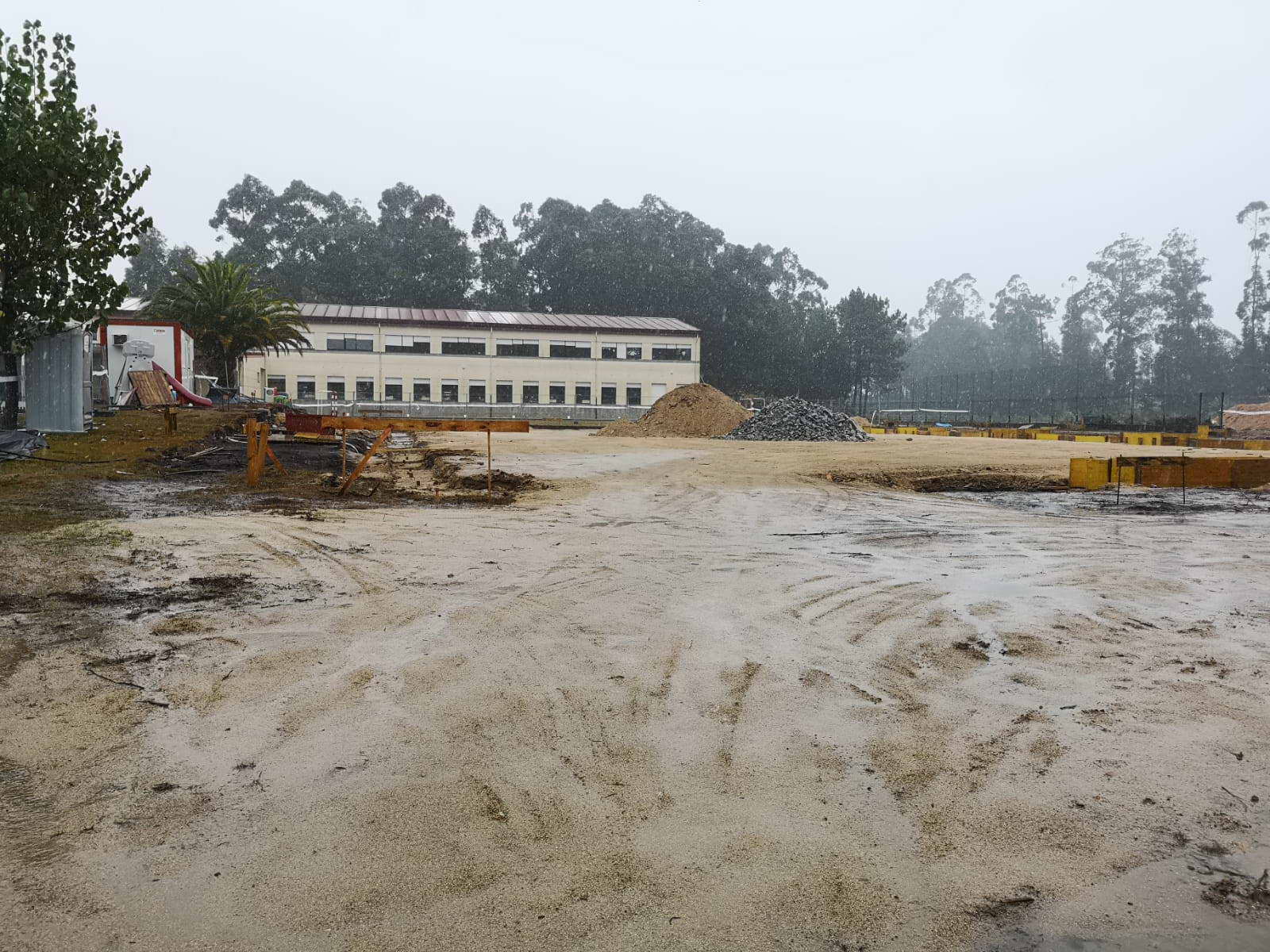 Avanzan a bo ritmo as obras da pista polideportiva de Nantes
