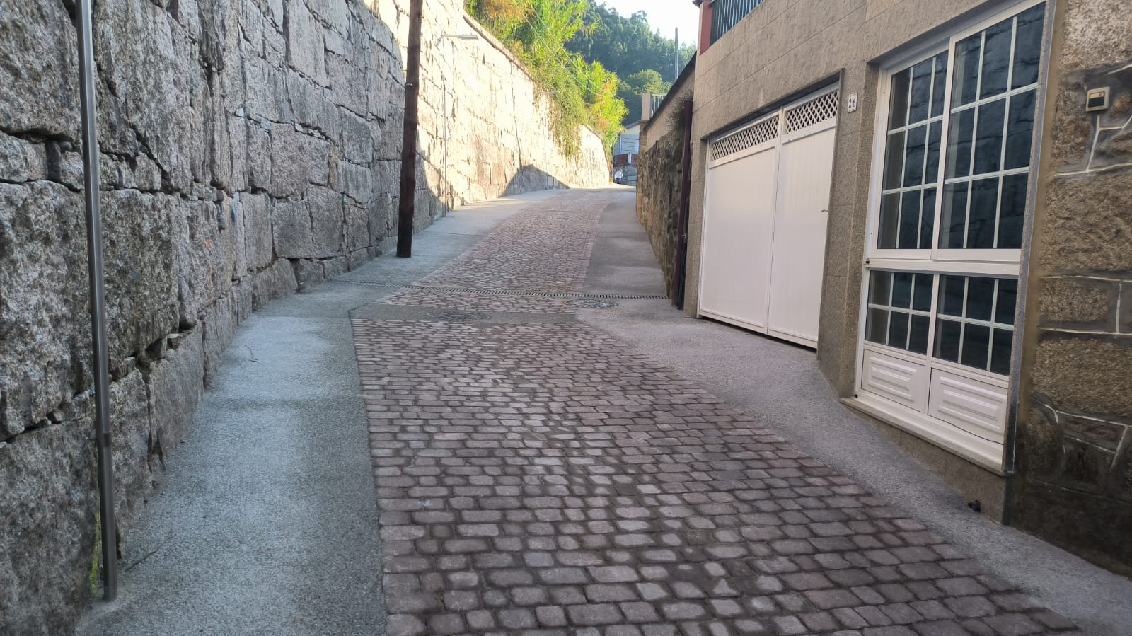 O CONCELLO CONCLÚE A HUMANIZACIÓN DO CAMIÑO DA FONTIÑA E DO ACCESO ADXACENTE EN BORDÓNS