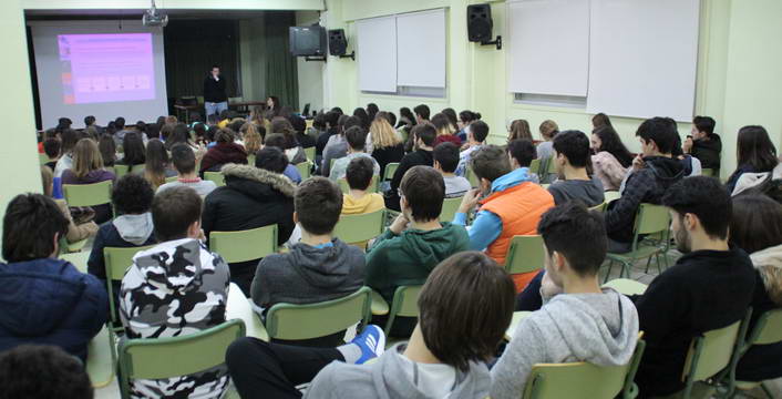 Esta mañana tuvo lugar una charla sobre trata en el IES de Vilalonga.