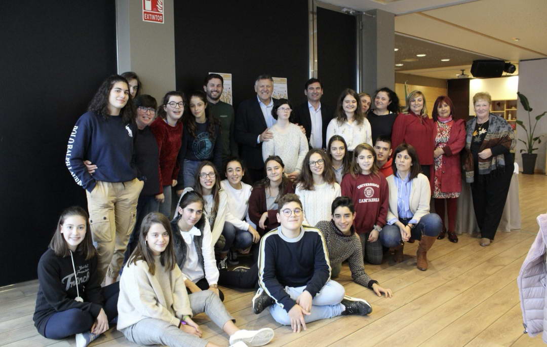 O goberno celebra o Día Internacional do Voluntariado compartindo unha comida con voluntarios e voluntarias de Sanxenxo