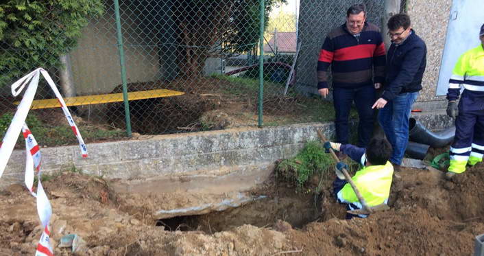 Esta semana han empezado las obras en la Avenida dos Loureiro y en el depósito de O Revel