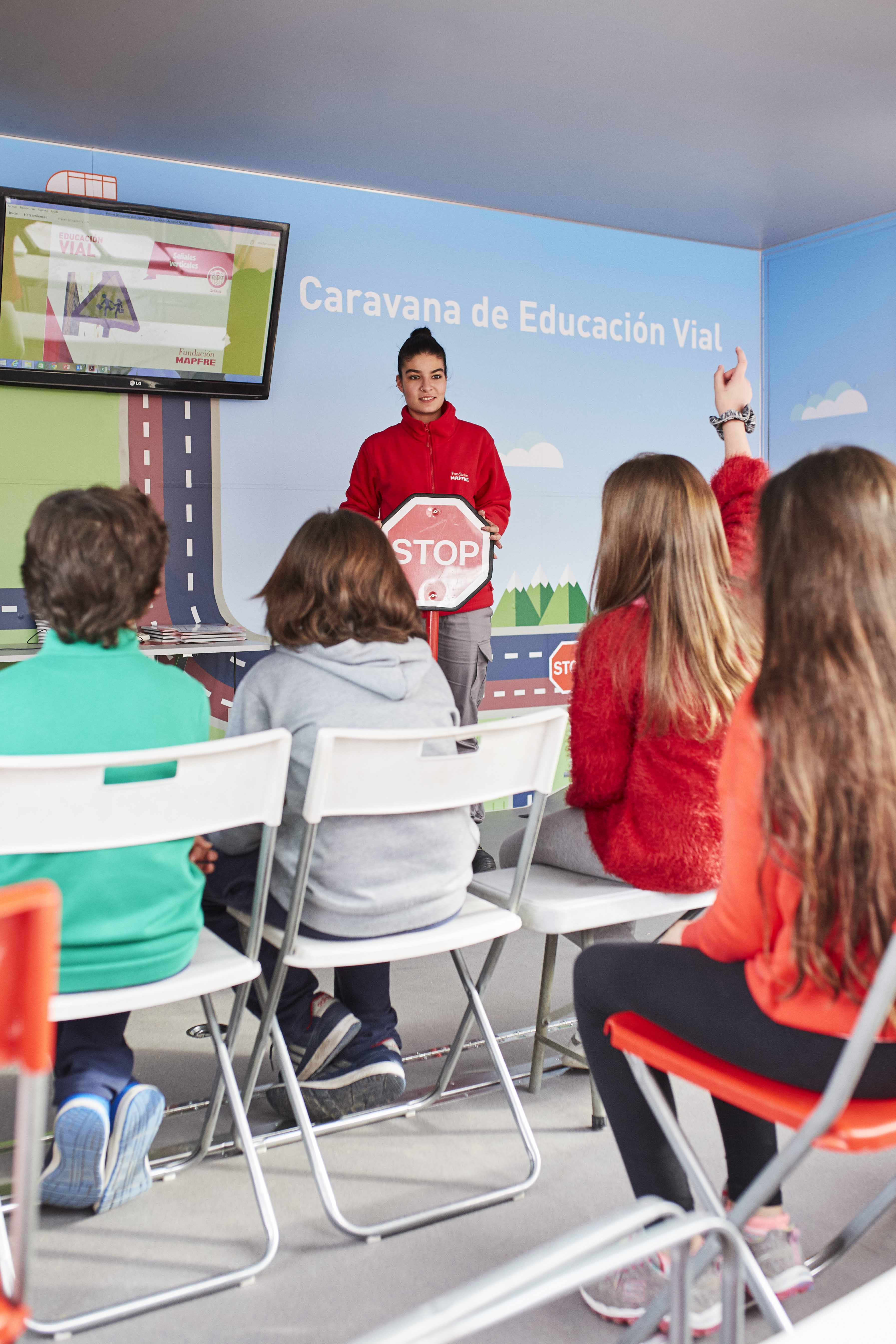 ESCOLARES DE SANXENXO APRENDERÁN NORMAS BÁSICAS DE SEGURIDADE VIARIA PARA PREVIR SINISTROS DE TRÁFICO