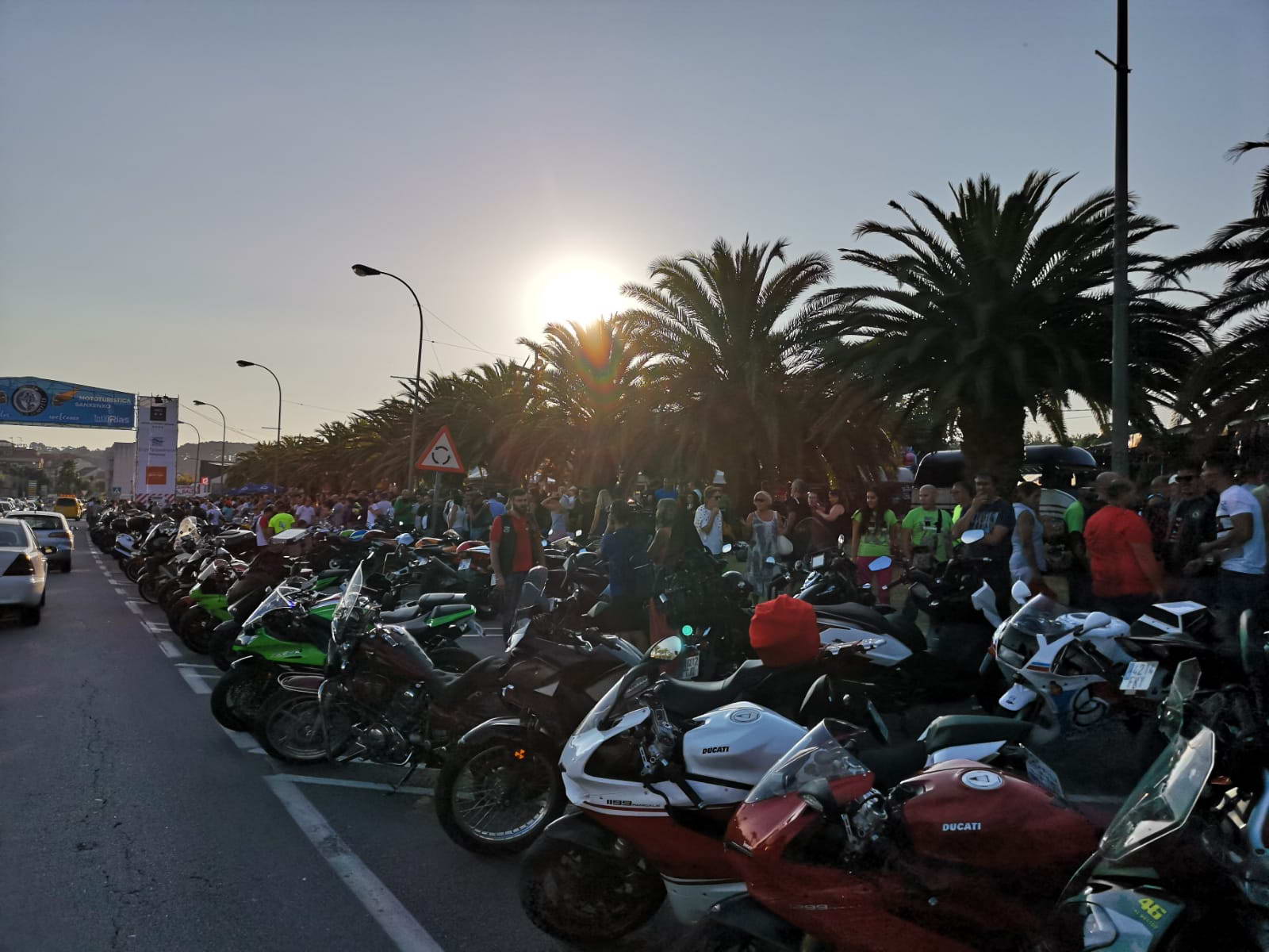  O GOBERNO MANTÉN UNHA REUNIÓN CO MOTOCLUB E COA ASOCIACIÓN RÚA DOS VIÑOS PARA COMPLETAR O PROGRAMA DA CONCENTRACIÓN DE MOTOS