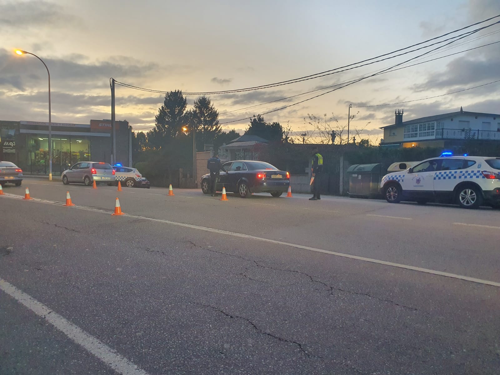 EL DOMINGO FINALIZÓ UNA CAMPAÑA DE LA POLICIA LOCAL Y LA DGT SOBRE EL USO DEL CINTURON DE SEGURIDAD