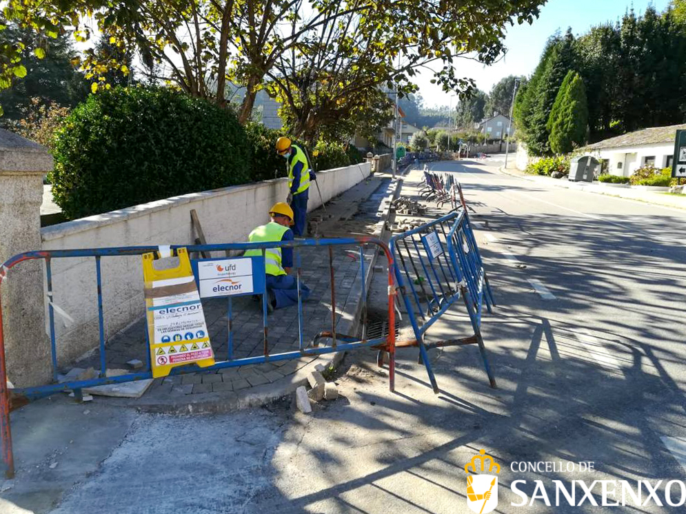 EL CONCELLO INICIA LA OBRA DE SOTERRAMIENTO DE LA LÍNEA DE MEDIA TENSIÓN EN O REVEL COMO PASO PREVIO A LA URBANIZACIÓN