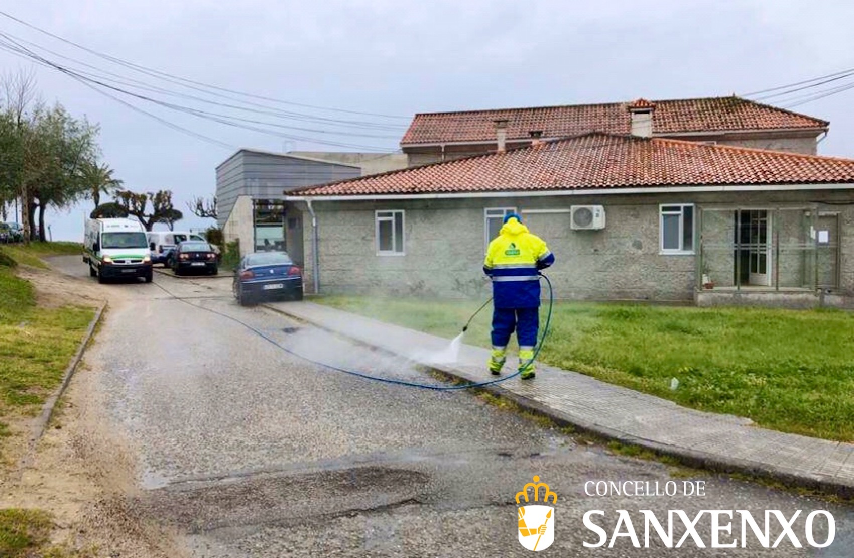 O CONCELLO DESINFECTA A CONTORNA DOS CENTROS DE SAÚDE DE BALTAR E DE VILALONGA E REALIZARÁ UNHA PROFUNDA LIMPEZA EN TODA A VILA DE PORTONOV