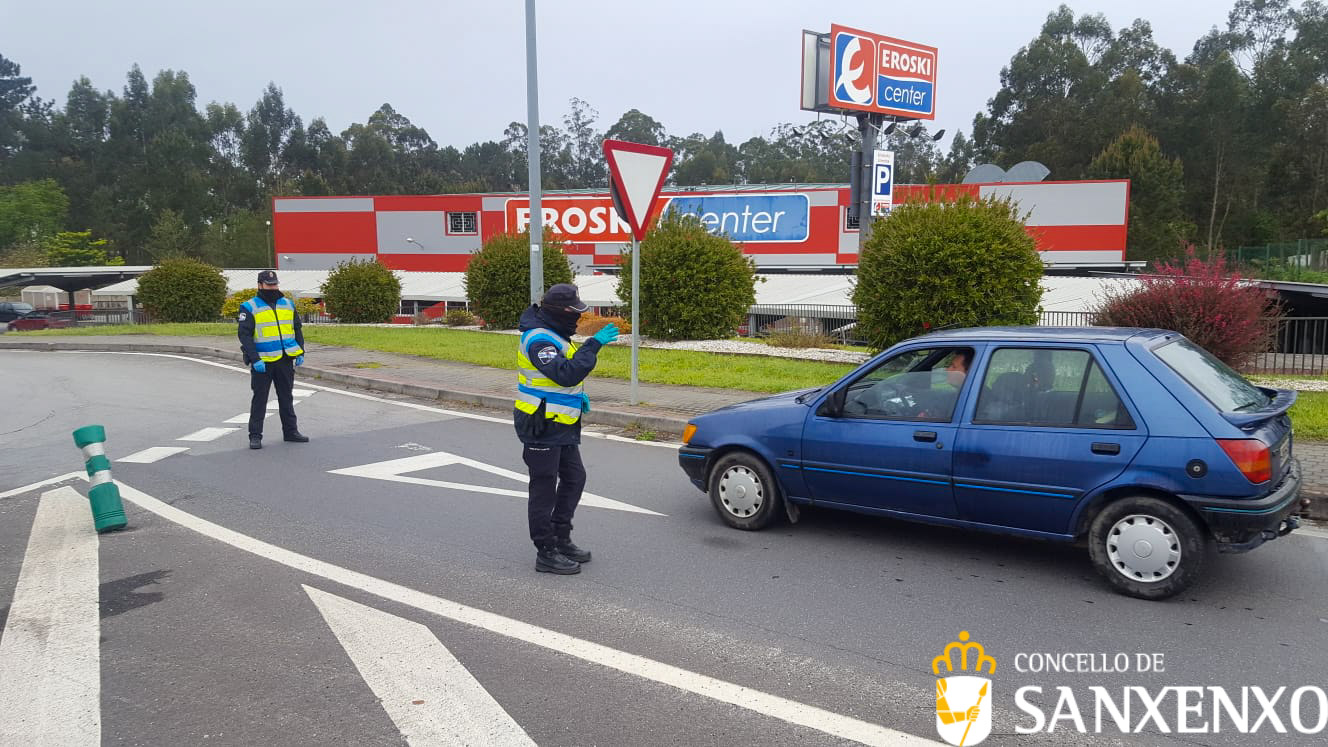 A POLICÍA LOCAL REALIZOU 399 CONTROIS DURANTE A FIN DE  SEMANA QUE SE SALDAN CON DÚAS  DENUNCIAS EN SANXENXO