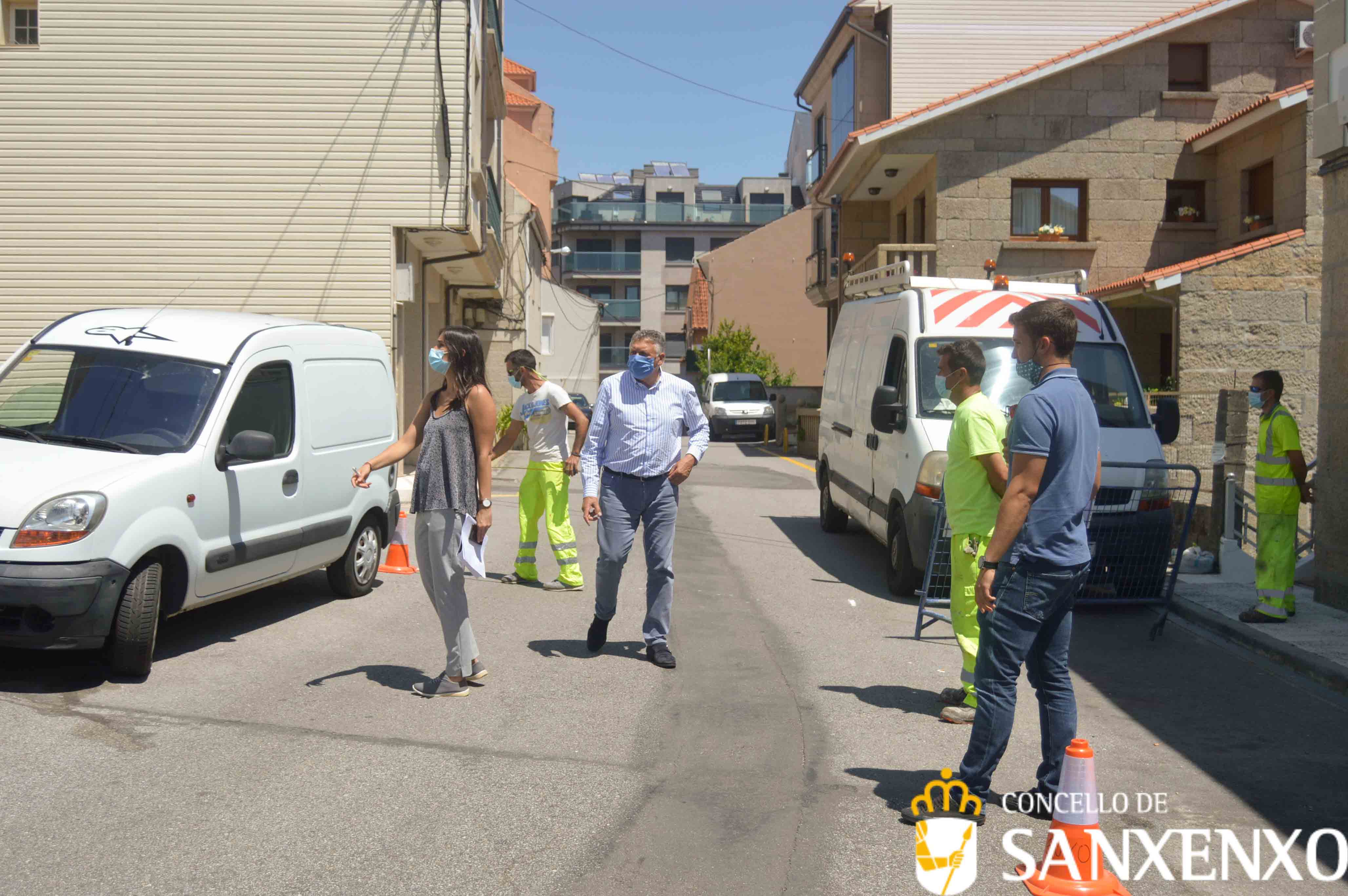 O CONCELLO HABILITARÁ UNHA SENDA PEONIL NA AVENIDA DÚAS LOUREIROS E LIMITARÁ A VELOCIDADE A 20 KM POR HORA