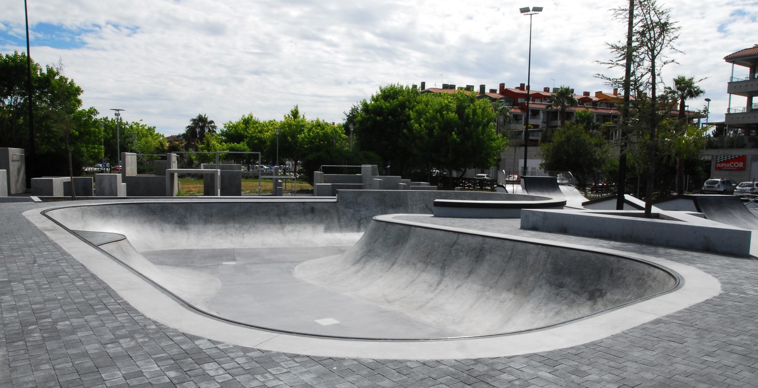 PORTONOVO INAUGURA HOXE A PISTA DE SKATE PARK CUNHA EXHIBICIÓN EN DIVERSAS DISCIPLINAS  .