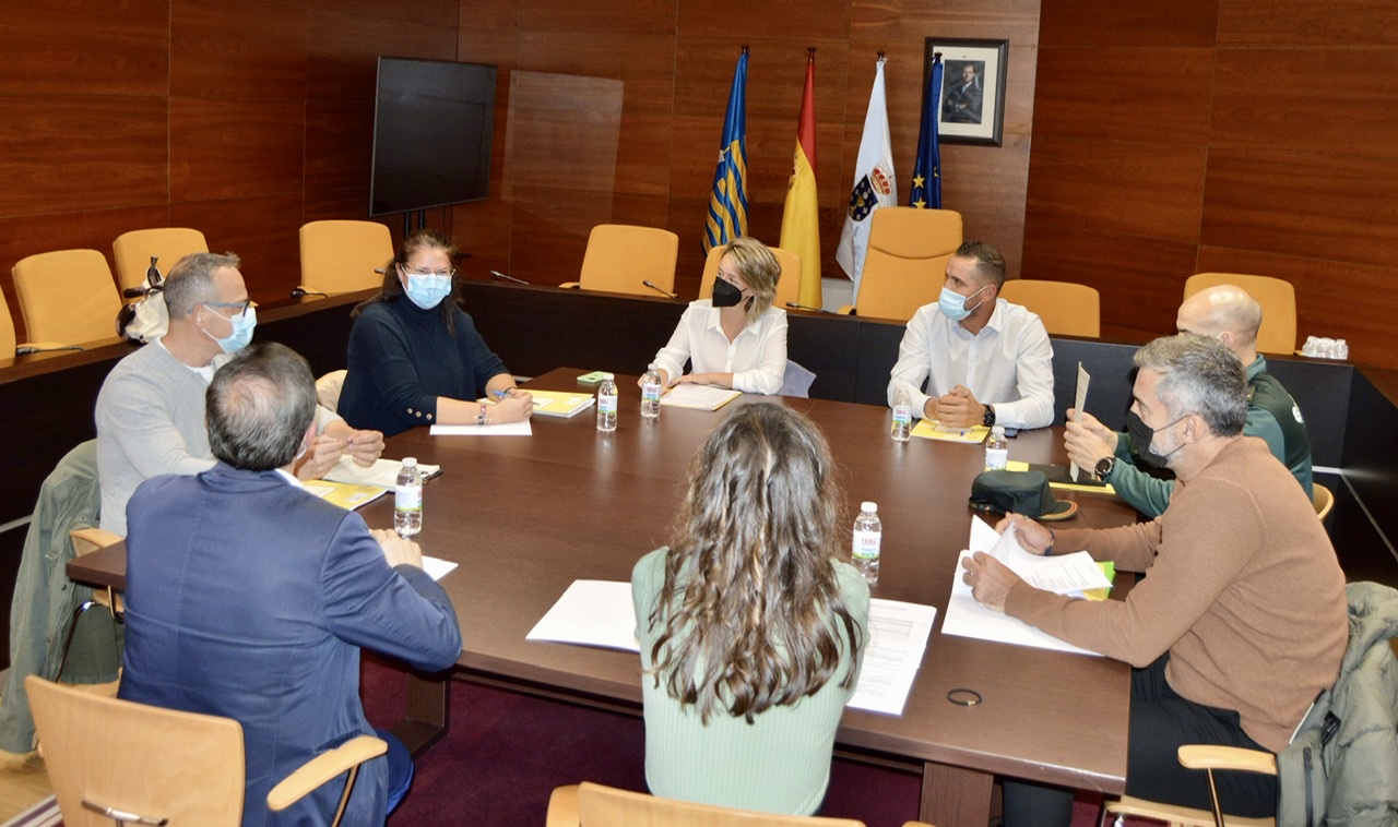 SANXENXO CELEBRA A MESA CONTRA A VIOLENCIA DE XÉNERO E ACORDA SUMAR REPRESENTANTES DO ÁMBITO SANITARIO, XUDICIAL E EDUCATIVO