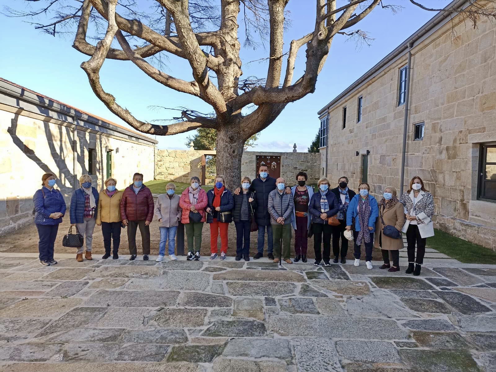 OS ALUMNOS DO TALLER DA MEMORIA VISITAN O PAZO DE QUINTÁNS