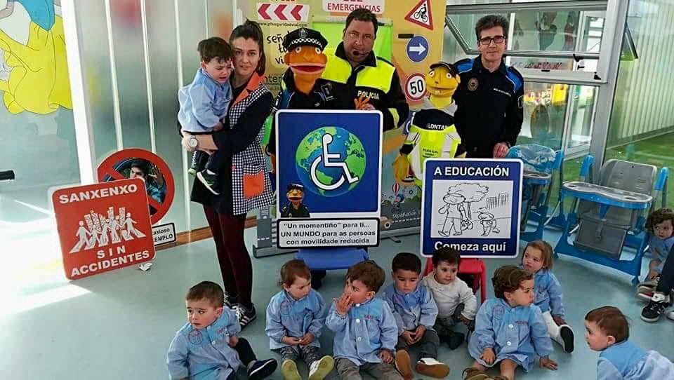 O POLICÍA MANUEL MARTÍNEZ PREMIADO POLA FUNDACIÓN ATESVAN POLO SEU LABOR EN EDUCACIÓN VIARIA CO POLI PACO