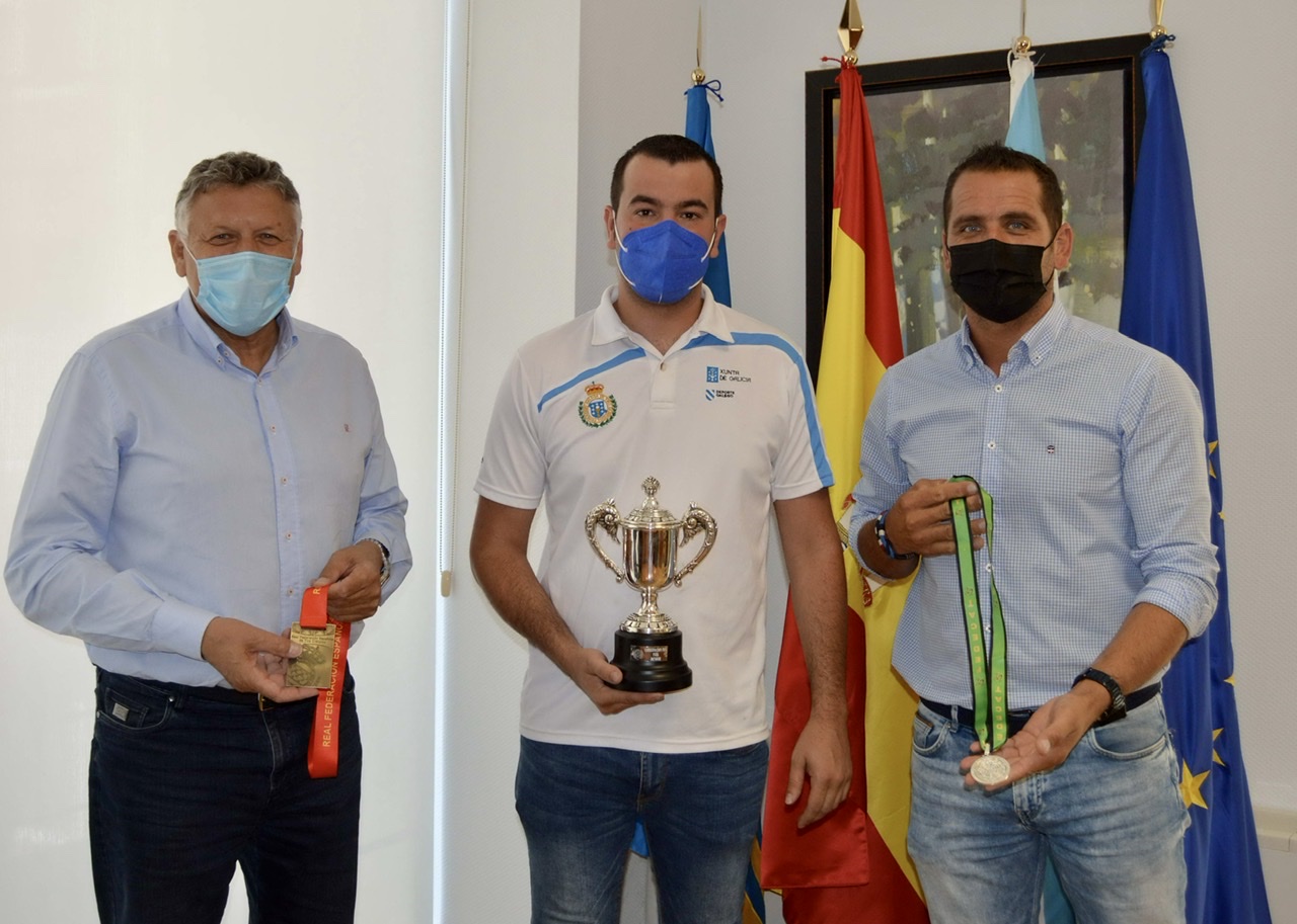 EL ALCALDE Y EL CONCEJAL DE DEPORTES RECIBEN AL PORTONOVÉS CAMPEÓN DE ESPAÑA DE TIRO AL PLATO, ADÁN GÜIMIL