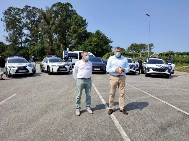 EL CONCELLO RENUEVA LA FLOTA DE VEHÍCULOS DE LA POLICÍA LOCAL CON 5 NUEVOS COCHES HÍBRIDOS, MÁS RESPETUOSOS CON EL MEDIO AMBIENTE