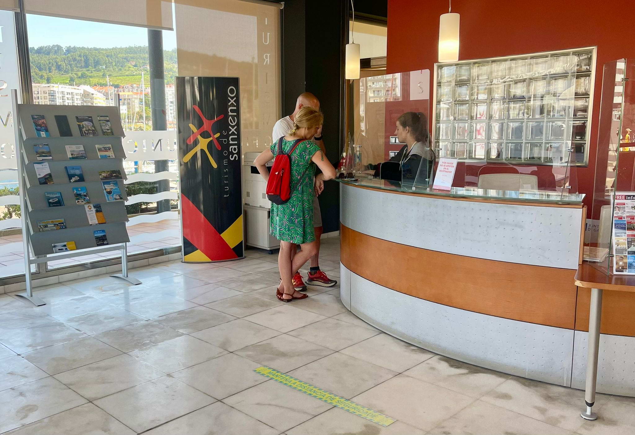 LAS OFICINAS DE TURISMO DE SANXENXO RECIBIERON EN SEPTIEMBRE UN 36,53% MÁS DE VISITANTES QUE EN 2019