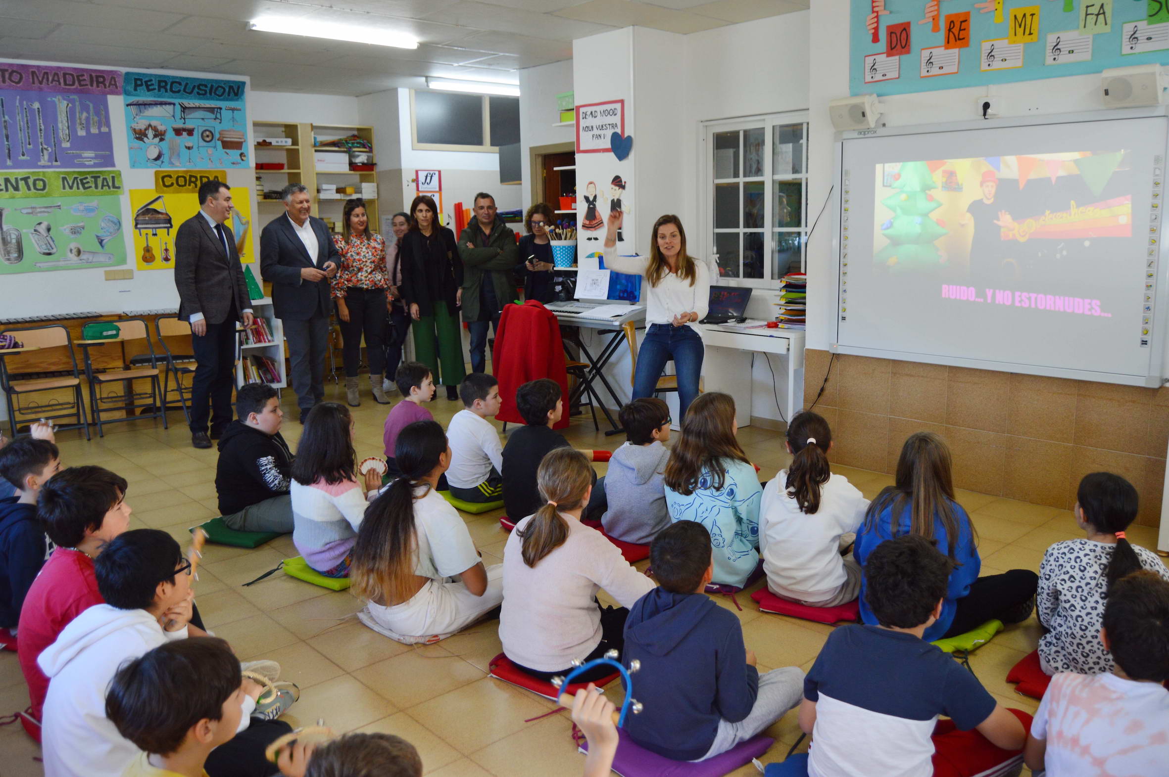 XUNTA Y CONCELLO EVALÚAN LAS NECESIDADES Y MEJORAS EN EL COLEGIO DE A FLORIDA JUNTO A LA COMUNIDAD EDUCATIVA