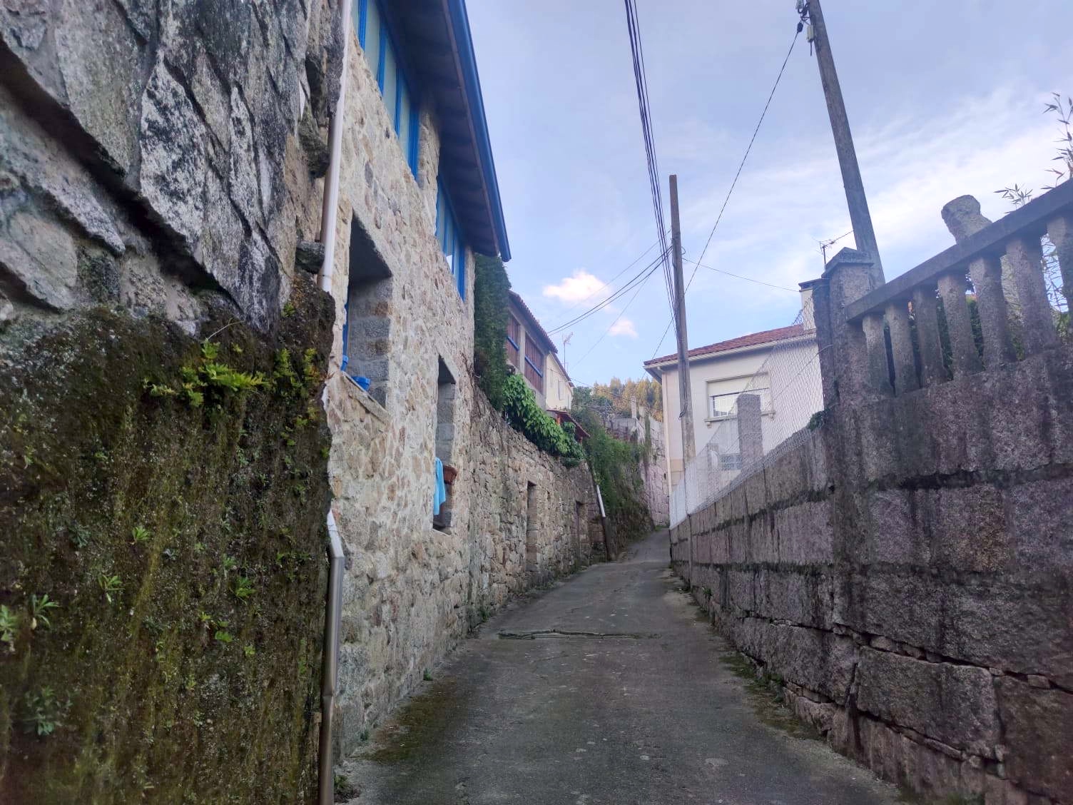 EL CONCELLO COMPLETARÁ LA PUESTA EN VALOR DEL NÚCLEO DE O OUTEIRO CON LA HUMANIZACIÓN DEL CAMIÑO DA FONTIÑA