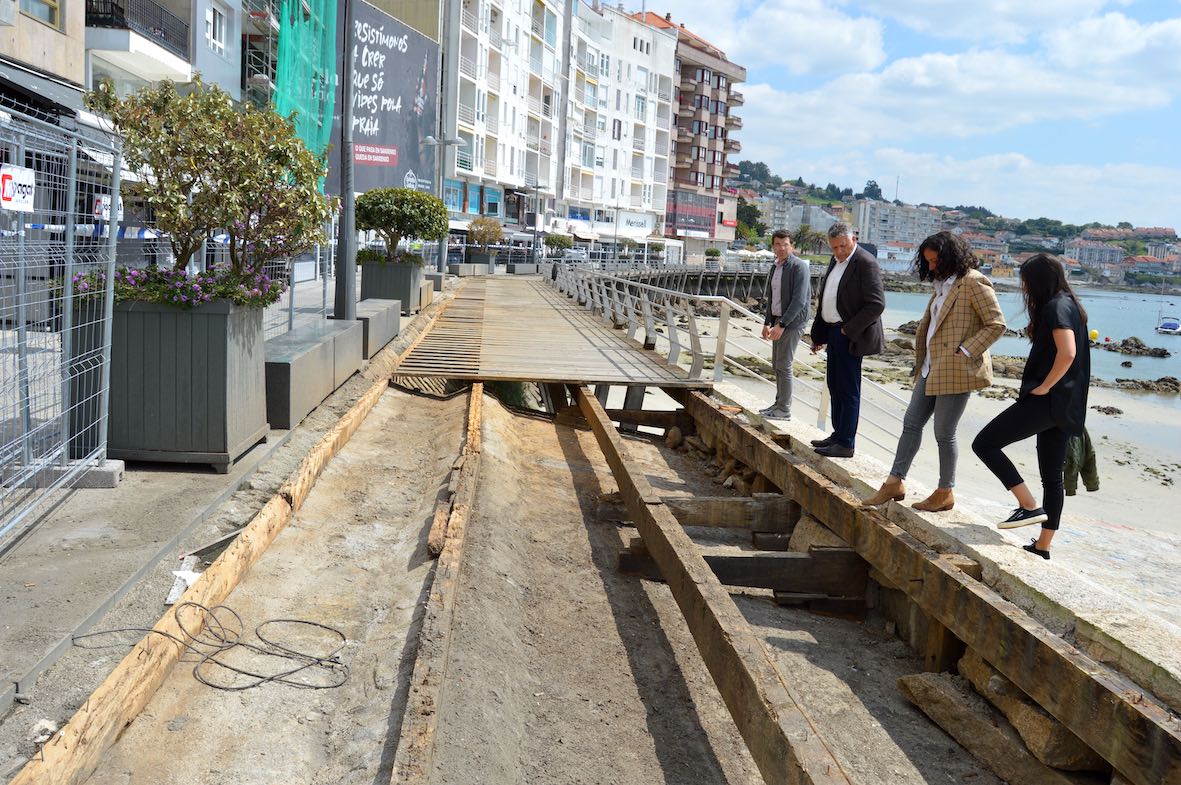 MARTÍN Y LENGUAS VISITAN LAS OBRAS DE LA MEJORA DEL PASEO DOS BARCOS