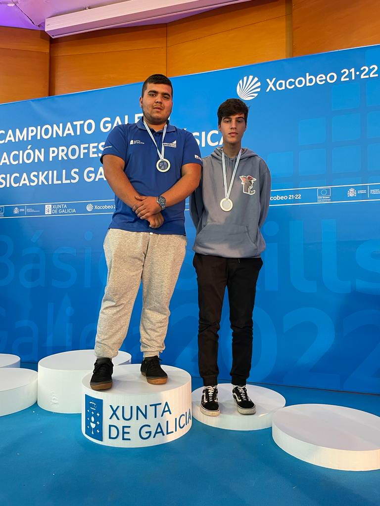 DOS ALUMNOS DEL FP DE AUTOMOCIÓN DE VILALONGA LOGRAN MEDALLA DE PLATA EN EL 