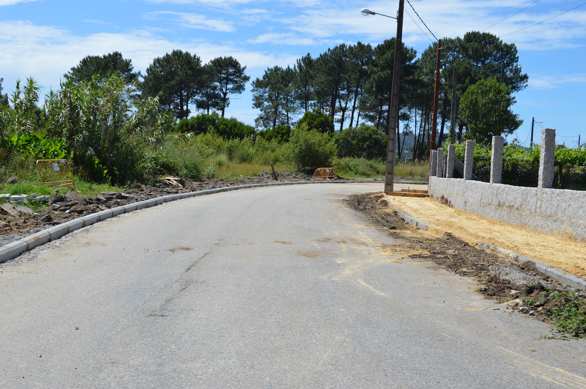 EL CONCELLO DE SANXENXO TIENE EN EJECUCIÓN OBRAS POR 2,7 MILLONES DE EUROS EN 4 PARROQUIAS DEL MUNICIPIO
