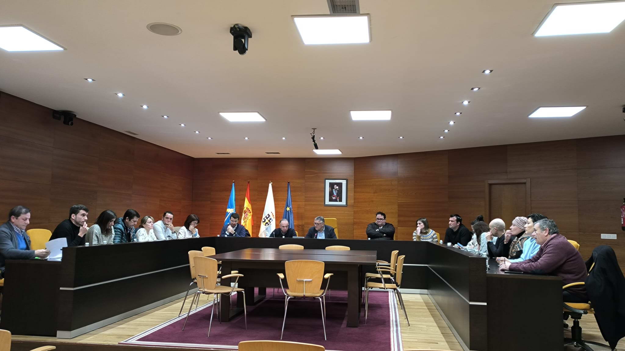 EL PLENO DA LUZ VERDE A LA ADJUDICACIÓN DEL SERVICIO DEL AGUA A LA EMPRESA ESPINA Y DELFÍN