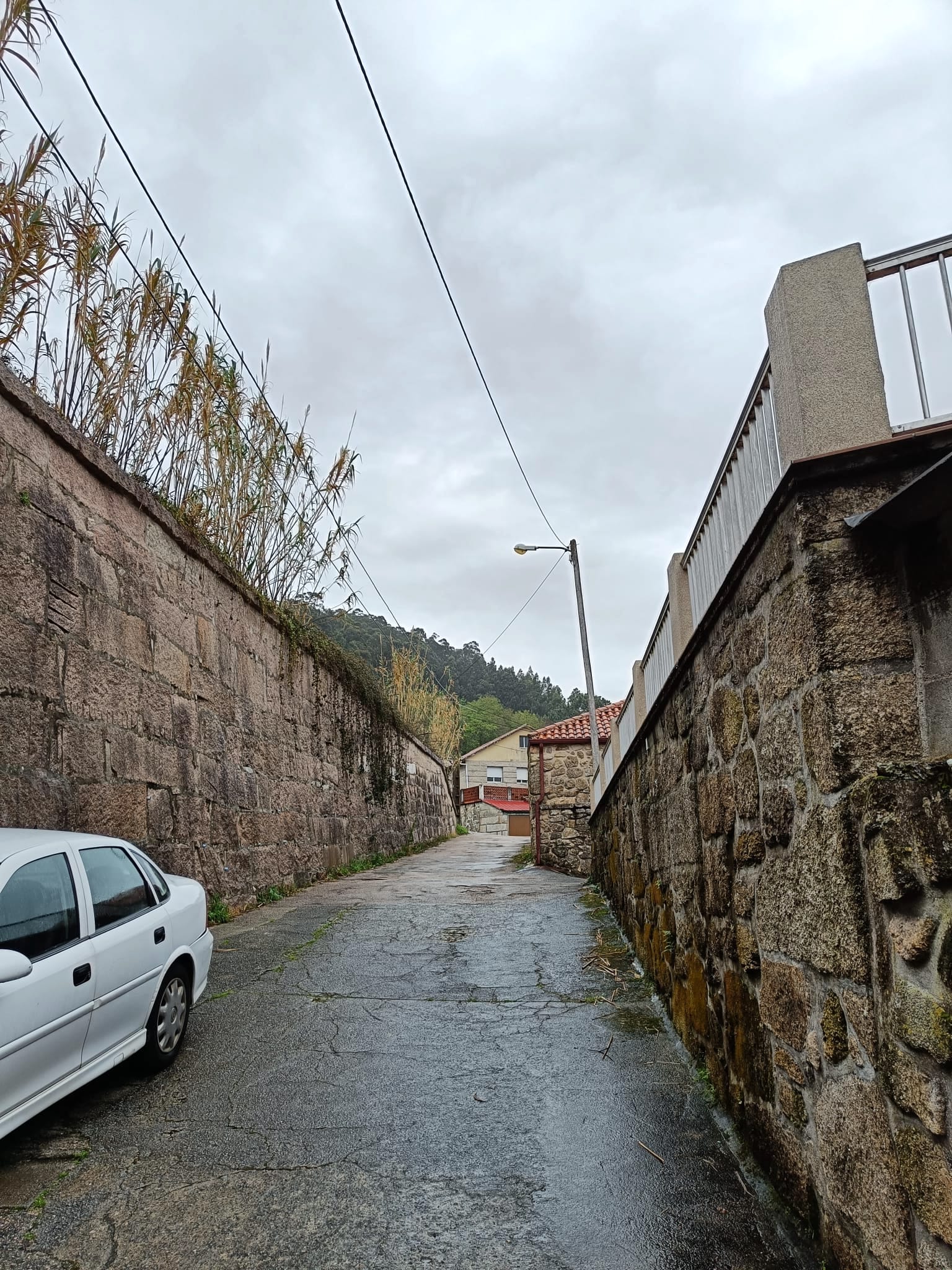 O CONCELLO LICITA A HUMANIZACIÓN DO CAMIÑO DA FONTIÑA EN BORDÓNS POR CASE 72.000 EUROS