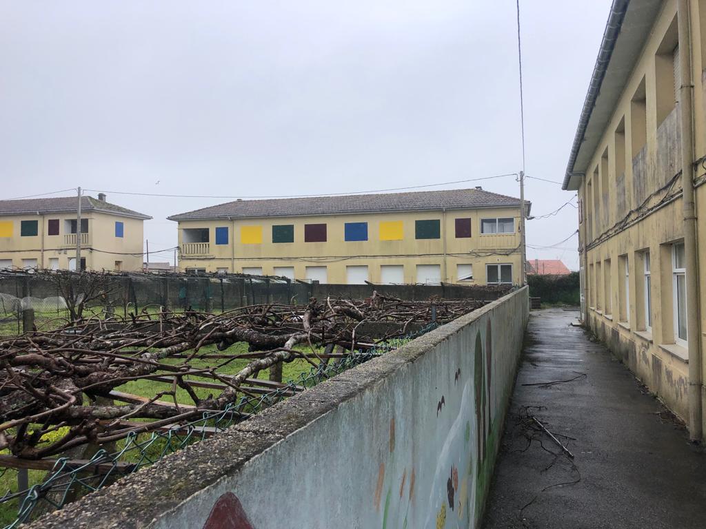 O CONCELLO DÁ O PRIMEIRO PASO PARA A REHABILITACIÓN DO COLEXIO DO CRUCEIRO COA DERRIBA DOS CATRO VELLOS EDIFICIOS DA PARCELA