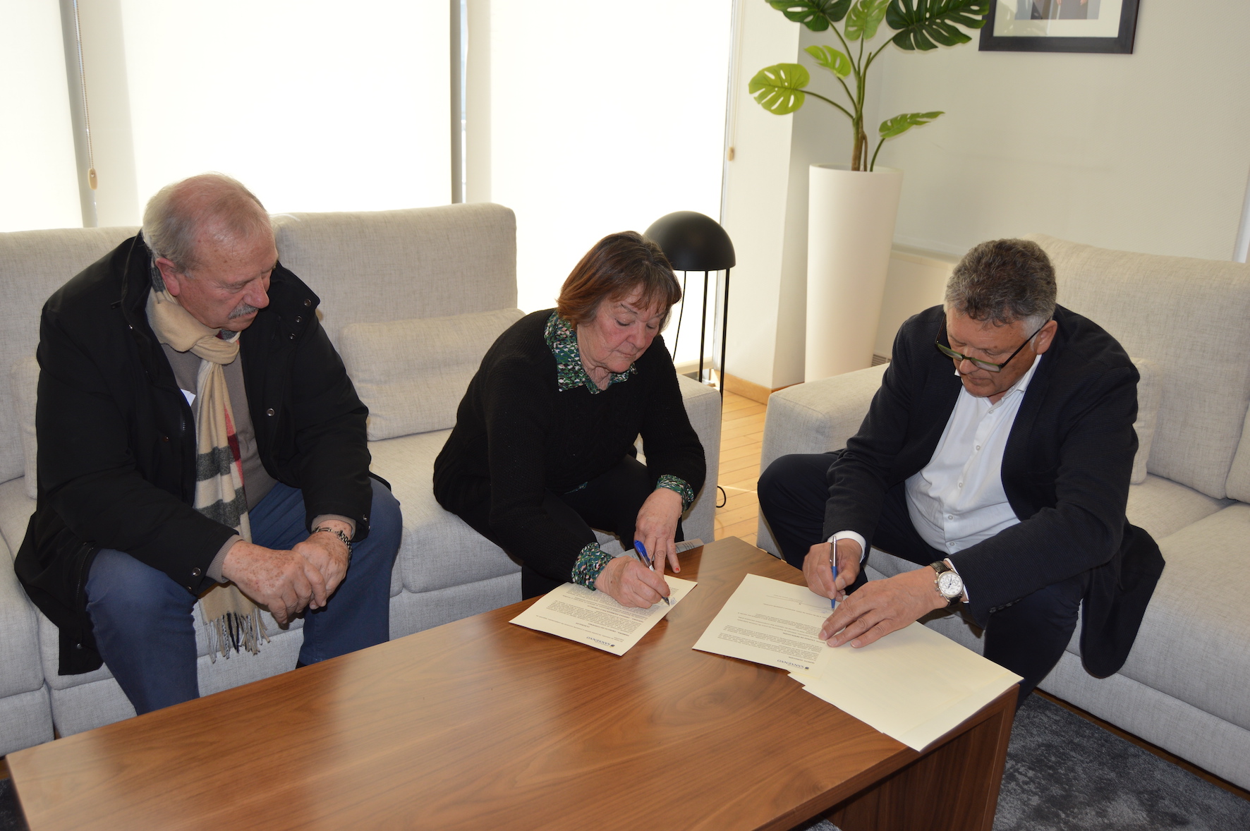 O CONCELLO ASINA UN CONVENIO CO BANCO DE ALIMENTOS PARA A CESIÓN DO NOVO LOCAL EN VILALONGA