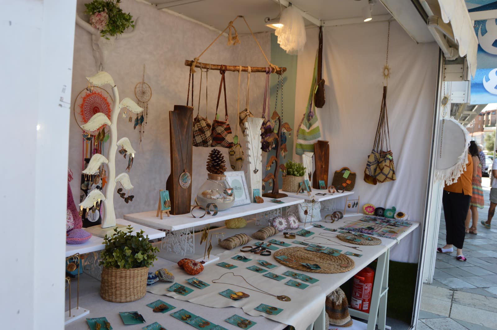 EL CONCELLO REEDITARÁ EL MODELO DE FERIA DE ARTESANÍA DEL AÑO PASADO EN EL PASEO DE BALTAR