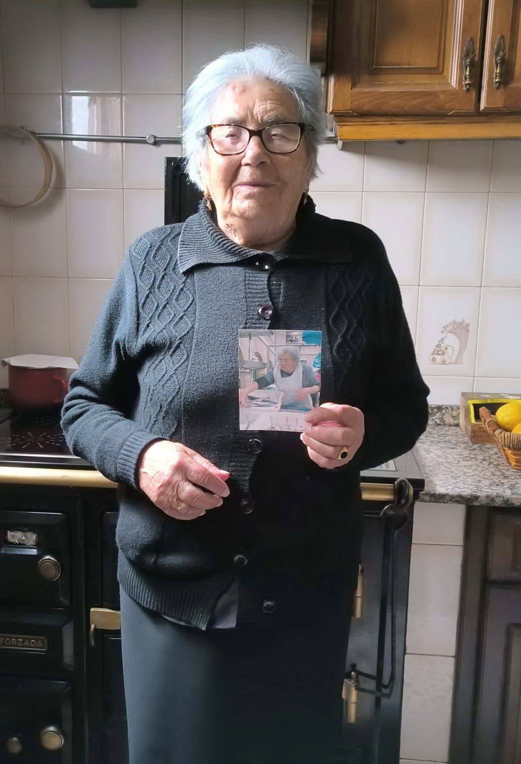 O CONCELLO DISTINGUIRÁ COA RAIA DE OURO A CARMEN UHÍA MARTÍNEZ, UNHA PEIXEIRA REFERENTE EN PORTONOVO