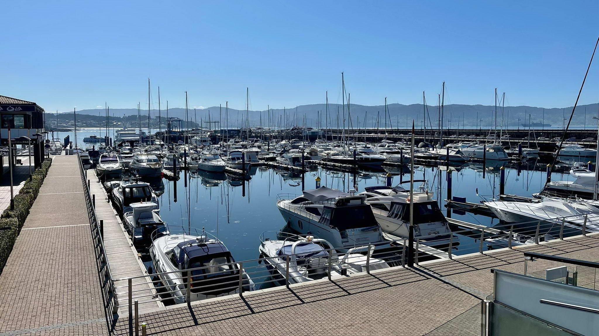 O PORTO DEPORTIVO JUAN CARLOS I COLGA O CARTEL DE COMPLETO PARA TODA SEMANA SANTA