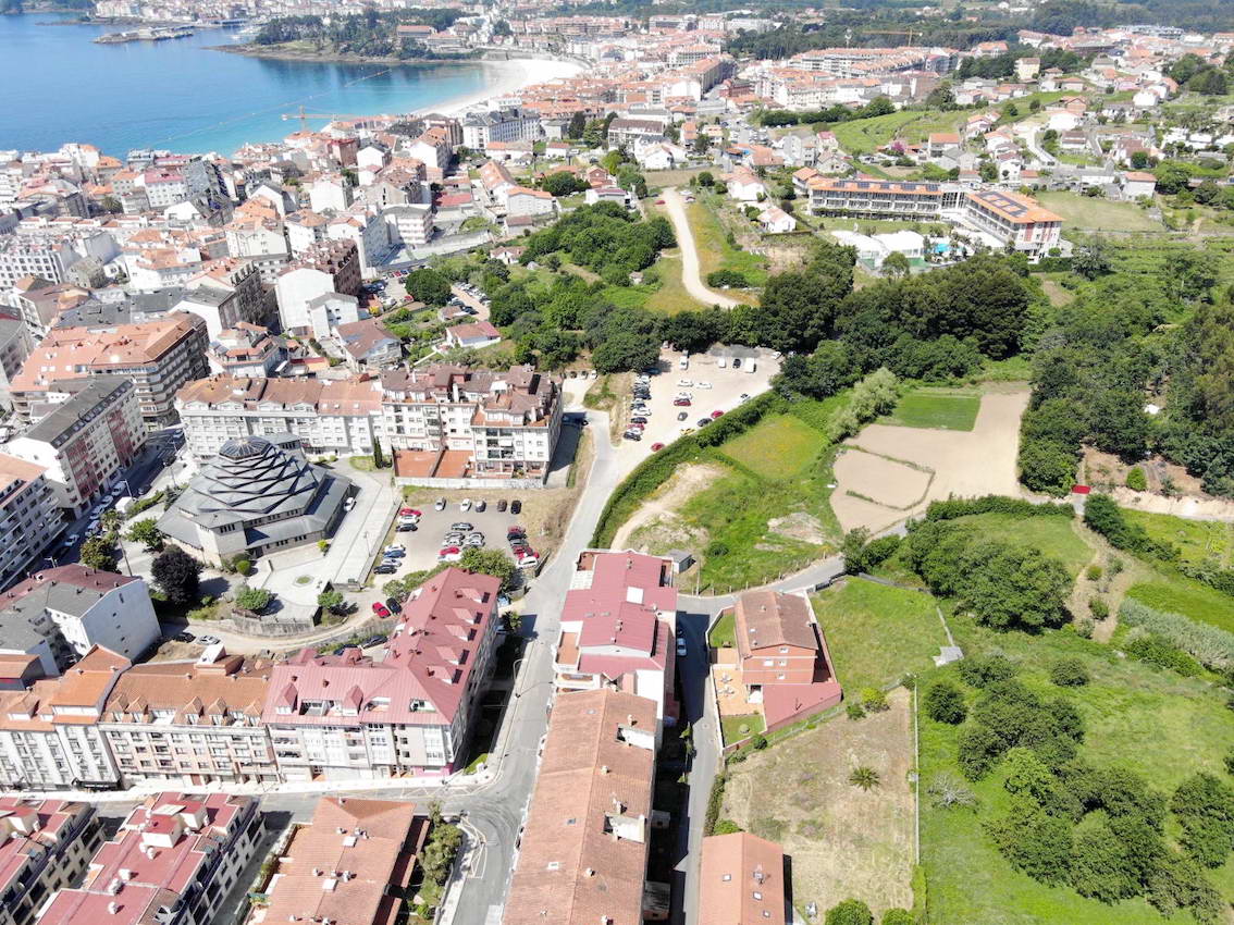 O AVANCE NA TRAMITACIÓN DOS ÁMBITOS URBANÍSTICOS DE SANXENXO ACELERA A APERTURA DO NOVO VIARIO PARALELO Á RÚA PROGRESO
