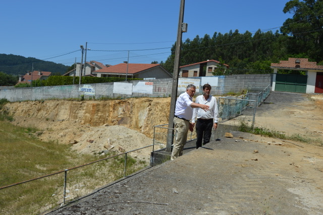 AS OBRAS DO CAMPO DE FÚTBOL DE DORRÓN ARRINCAN COAS ESCAVACIÓNS DO TERREO
