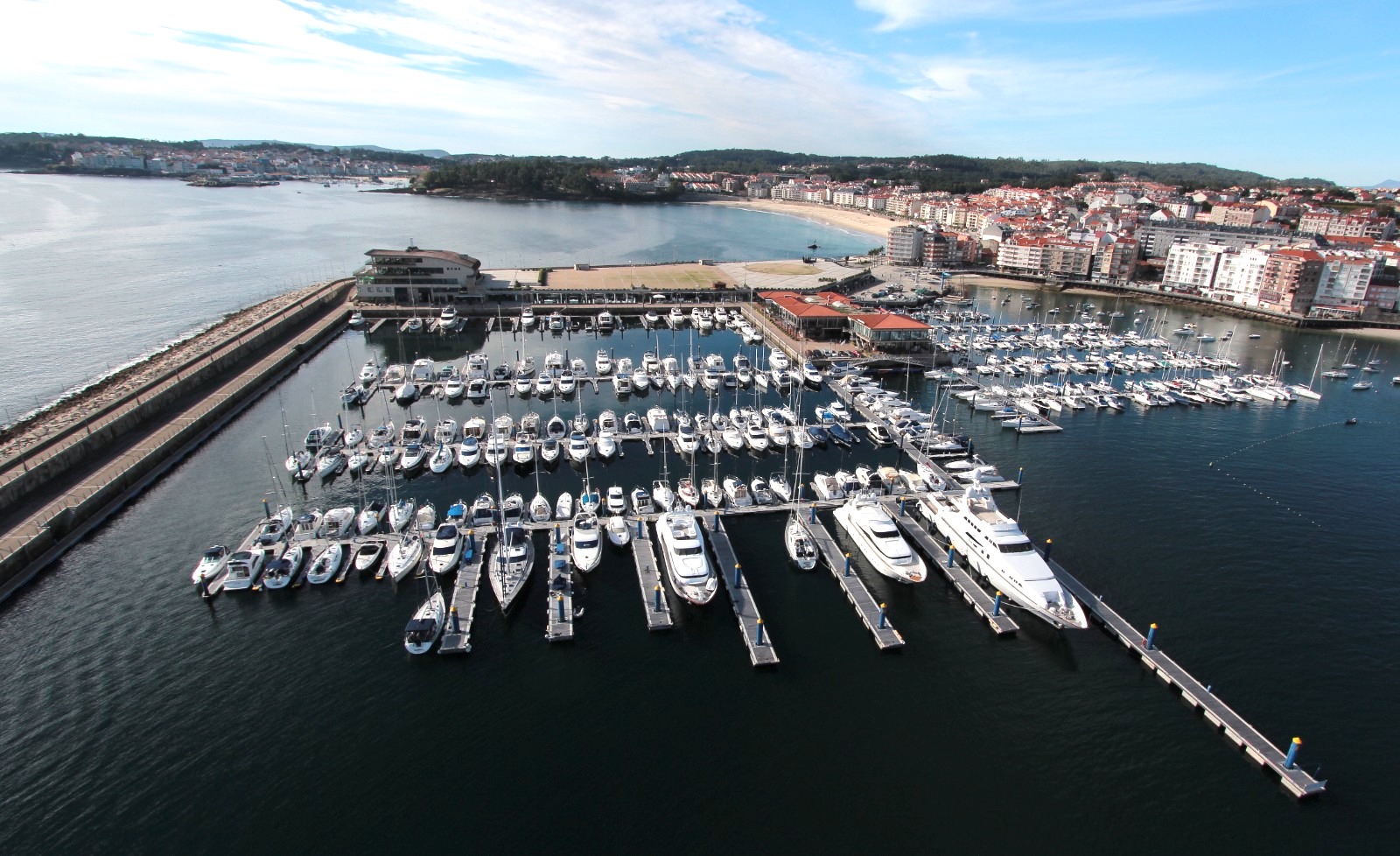 OS PORTOS DEPORTIVO E PESQUEIRO DE SANXENXO SERÁN OBXECTO DUNHA LIMPEZA DE FONDOS MARIÑOS
