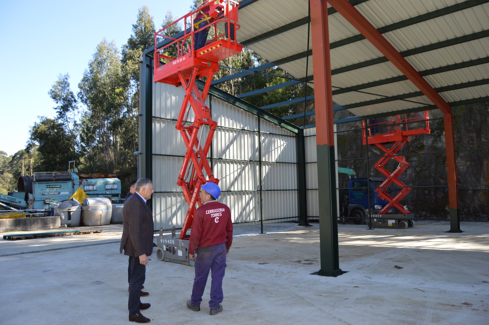 LA AMPLIACIÓN DEL PUNTO LIMPIO AVANZA CON LA CONSTRUCCIÓN DE LA NUEVA NAVE DE ALMACENAMIENTO DE RESIDUOS