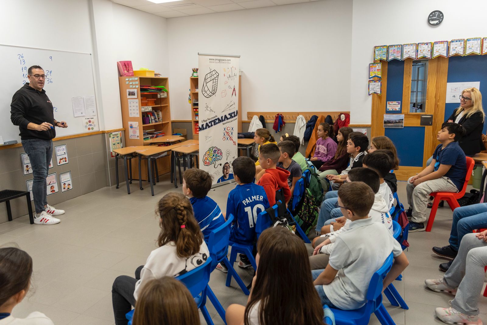EL CONCELLO LLEVA A LOS COLEGIOS DEL MUNICIPIO EL PROYECTO EDUCATIVO MATEMAGIA CON EL MAGO PACO