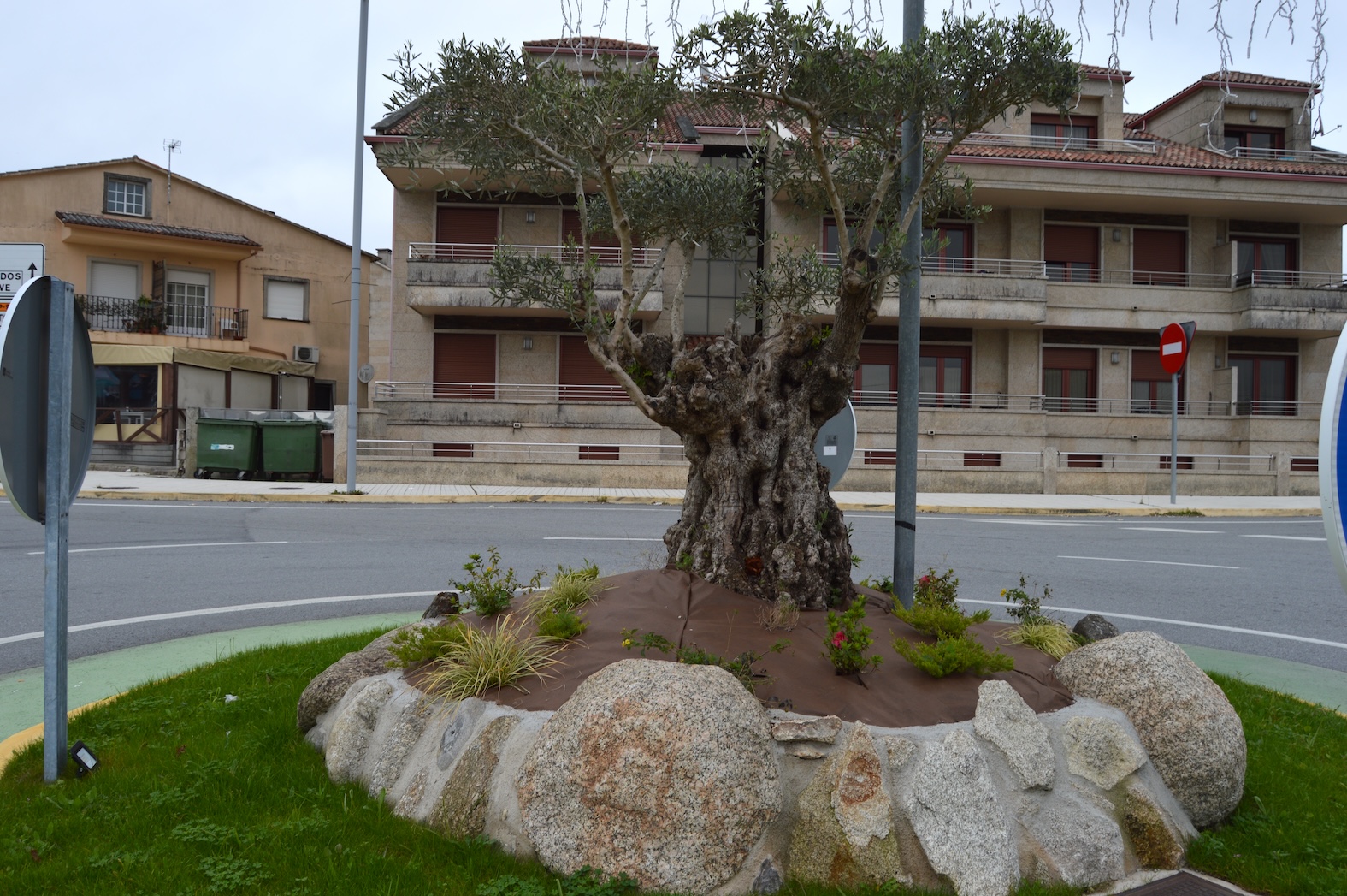 SANXENXO GAÑA UNHA NOVA ZONA DE ESTANCIA E DESCANSO NO PASEO DOS BARCOS