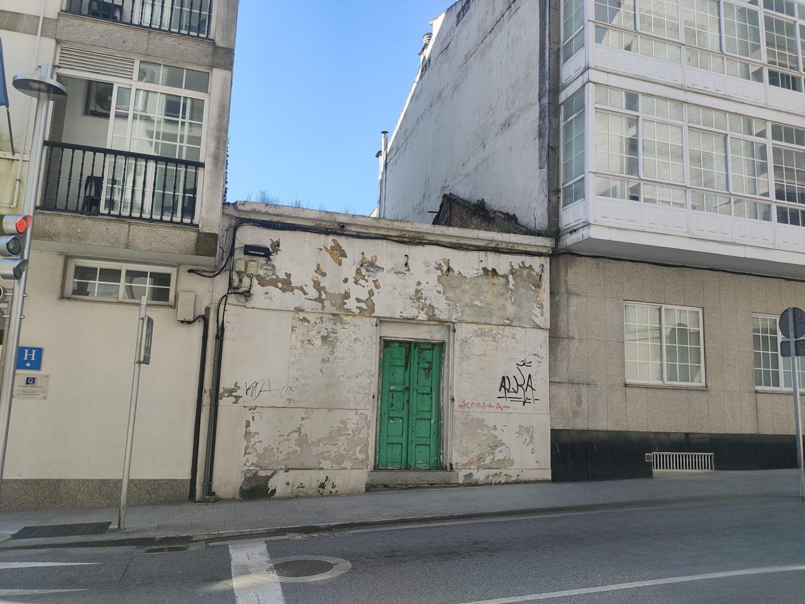EL CONCELLO EJECUTARÁ DE FORMA SUBSIDIARIA EL DERRIBO DE CUATRO EDIFICIOS, TRES CON LICENCIA CADUCADA Y UNO EN RUINA