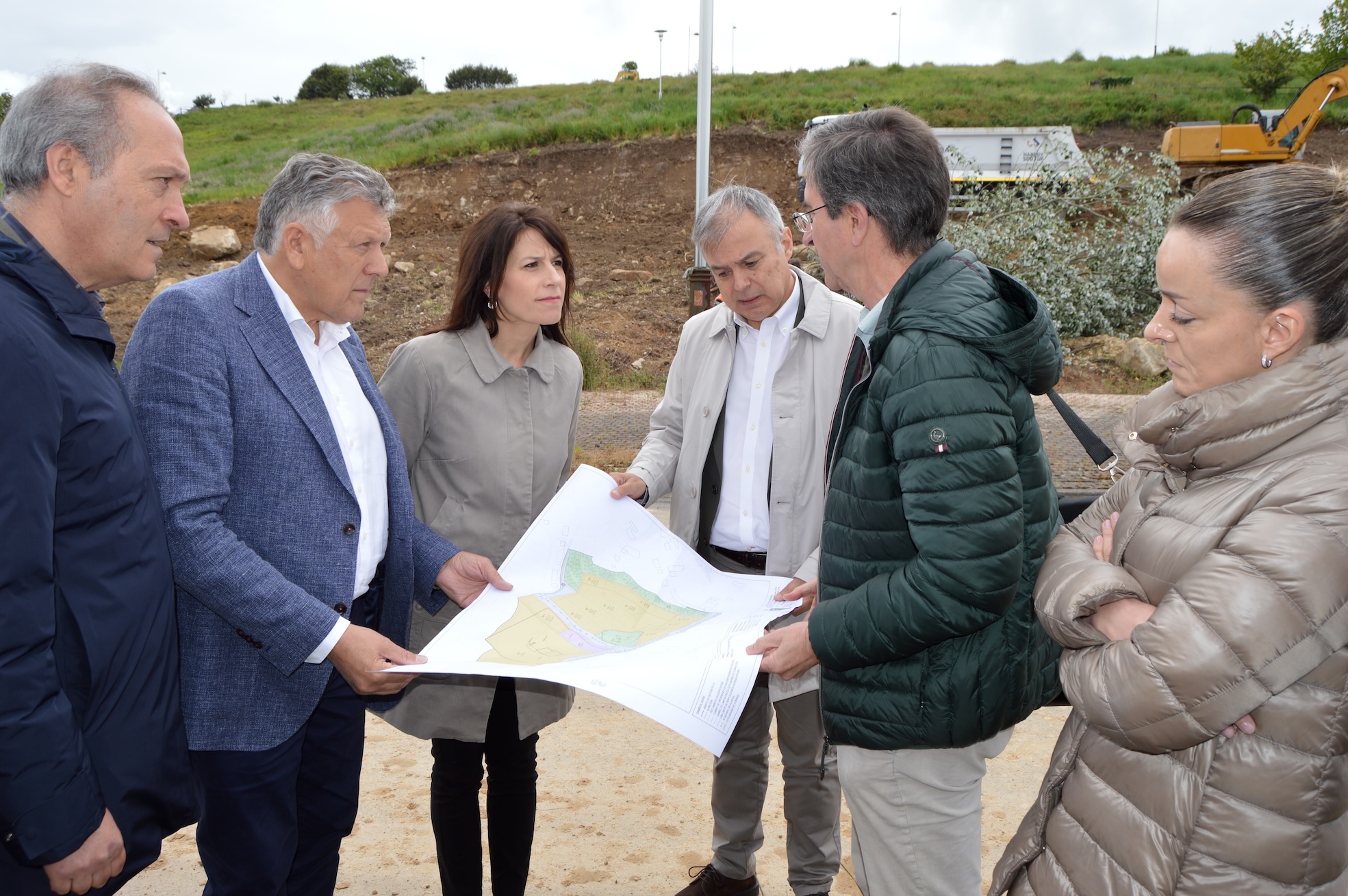 EL CONCELLO CEDERÁ A LA XUNTA UNA PARCELA EN NOALLA PARA CONSTRUIR 25 VIVIENDAS PÚBLICAS