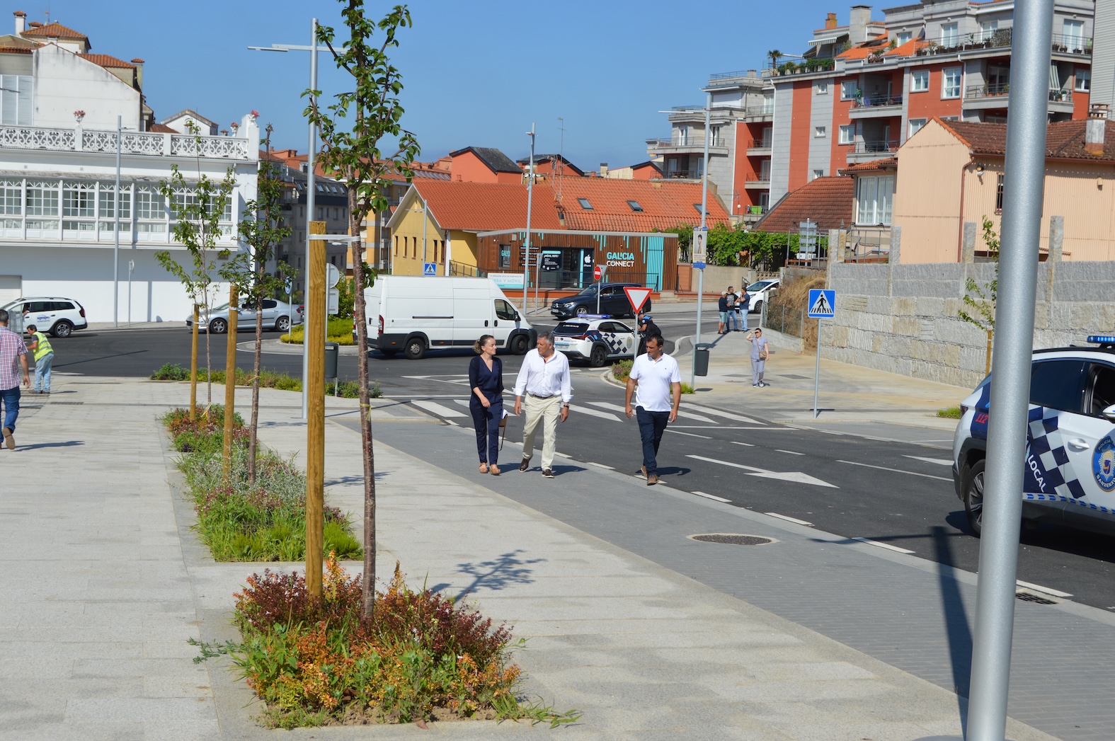 EL NUEVO VIAL QUE COMUNICA LA RÚA PROGRESO CON RÚA SANXENXO ABRE AL TRÁFICO CON 60 NUEVOS APARCAMIENTOS