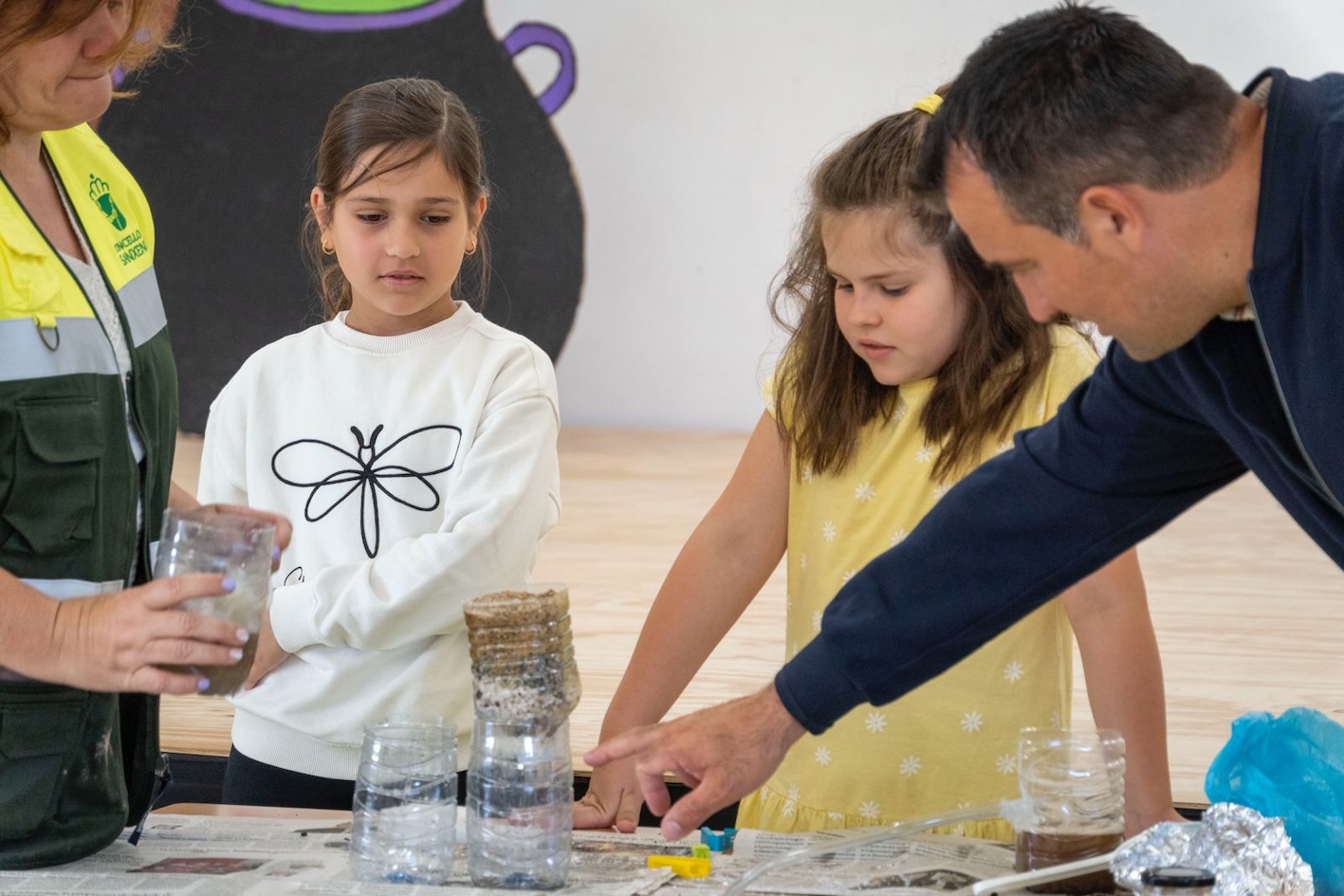EL CONCELLO ACERCA AL COLEGIO CRUCEIRO EL SISTEMA DE DEPURACIÓN DEL AGUA Y CONCIENCIA SOBRE SU AHORRO