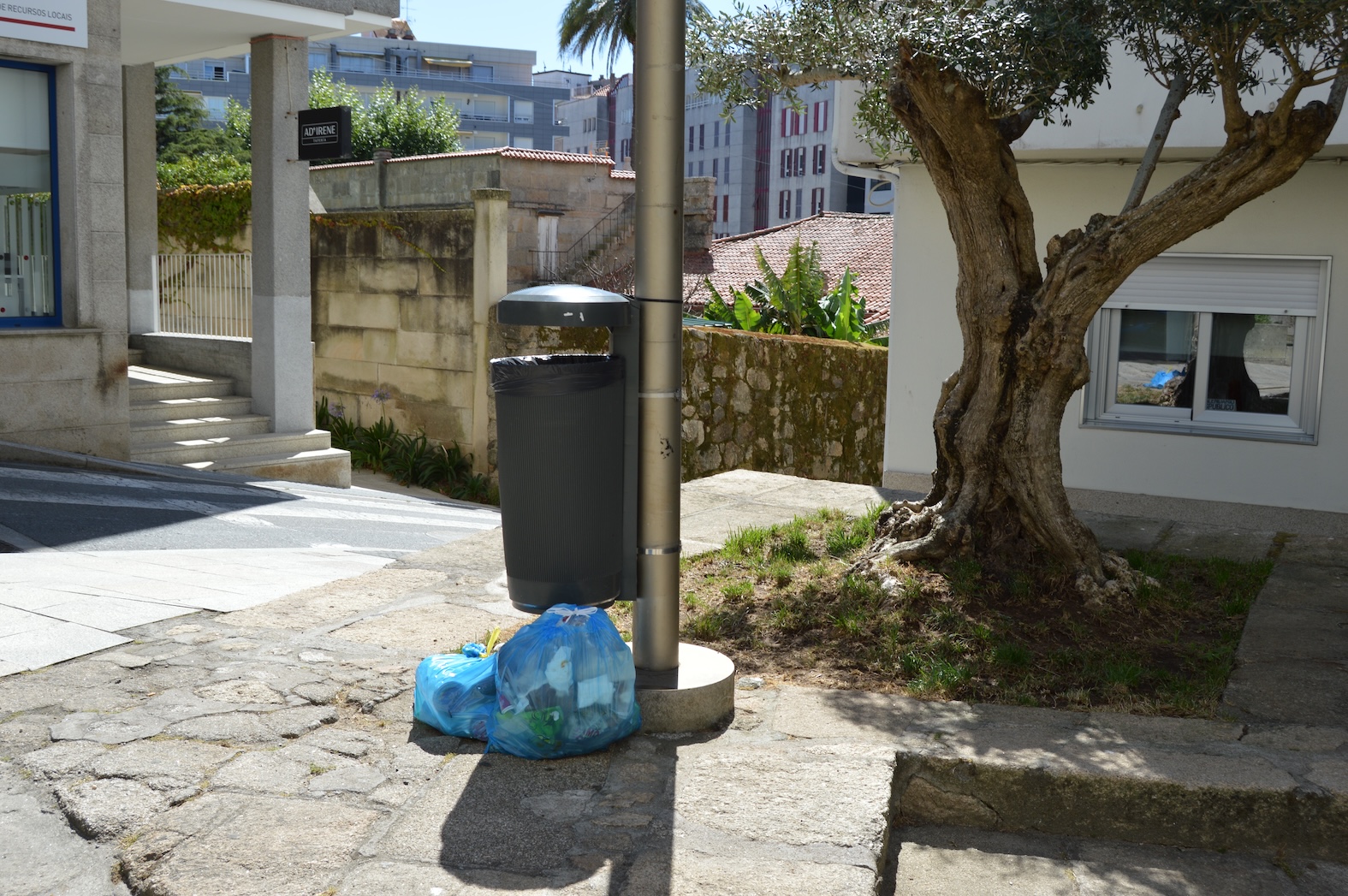 ASCAN ANALIZARÁ LAS BOLSAS DE BASURA DEPOSITADAS FUERA DE LOS PUNTOS DE RECOGIDA PARA LOCALIZAR AL INFRACTOR