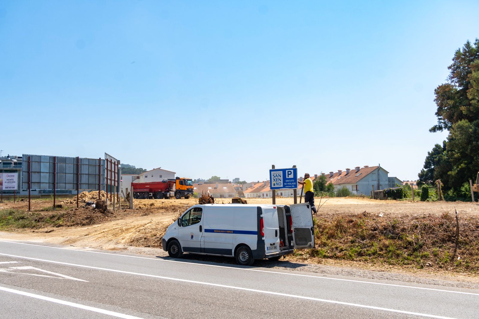 EL CONCELLO ACONDICIONA UNA PARCELA DE 4.000 M2 PARA ESTACIONAMIENTO GRATUITO EN LA CARRETERA DE A CIRCUNVALACIÓN