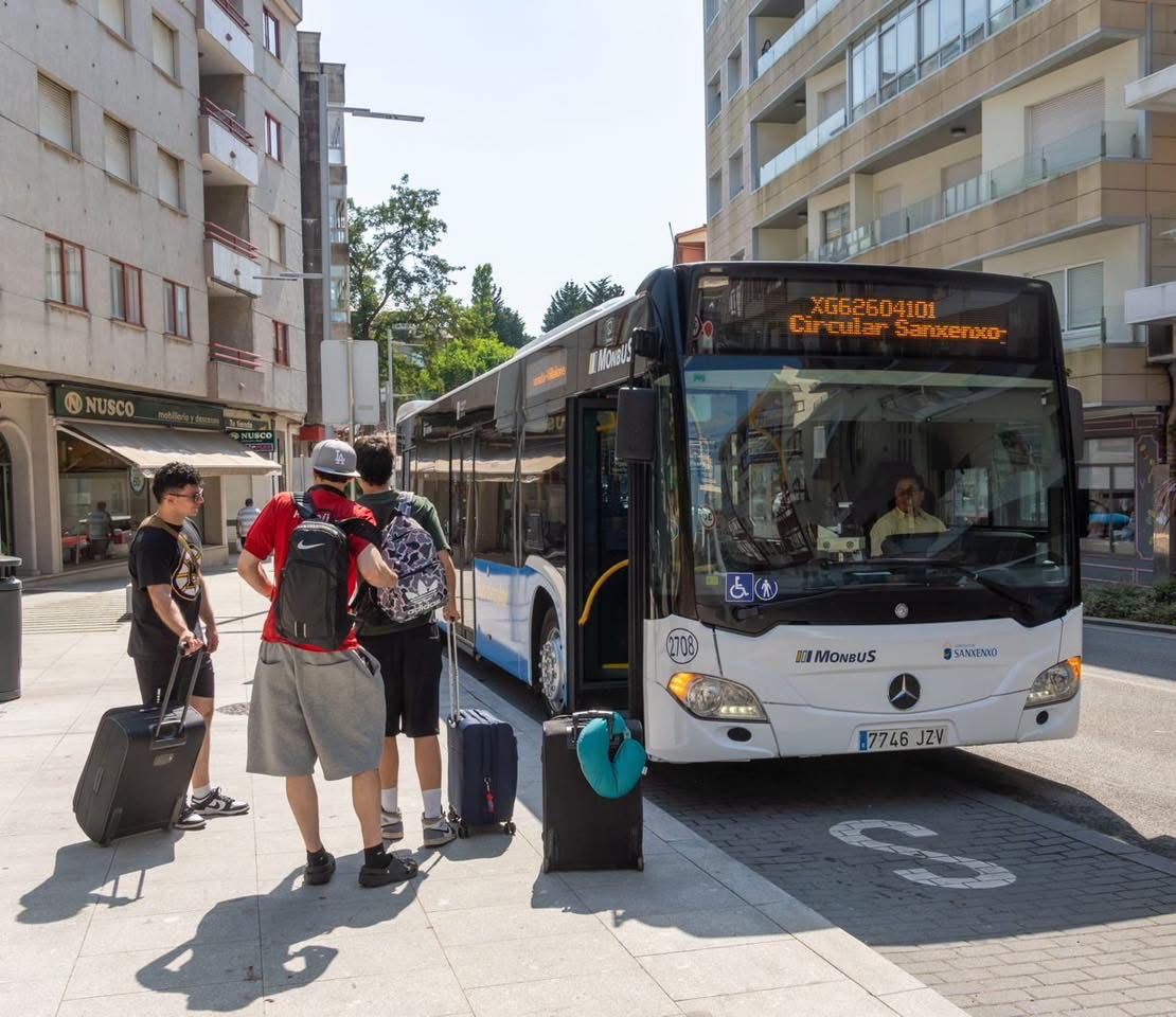 EL BUS URBANO CIRCULAR SE AFIANZA EN SANXENXO CON 16.741 VIAJEROS EN JULIO, UN 28% MÁS QUE EN 2024
